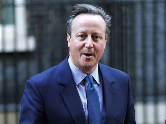 Der frühere britische Regierungschef Cameron ist zum neuen Außenminister seines Landes ernannt worden.