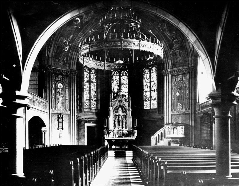 Wie dieser neue Kronleuchter die Lutherkirche verändert Der frühere imposante Radleuchter mit vier Metern Durchmesser ist in den 1960er Jahren gegen den Protest der Gemeinde entfernt und vermutlich verschrottet worden.