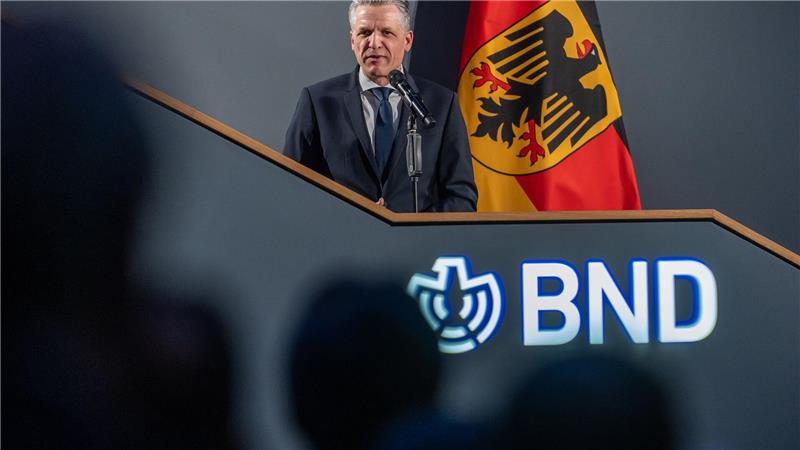 Der für die Geheimdienste zuständige Kanzleramtschef Thorsten Frei (CDU) verspricht dem BND den nötigen Instrumentenkasten für dessen künftige Aufgaben.