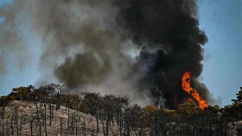 Der große Brand in Südfrankreich ist weiterhin nicht unter Kontrolle.