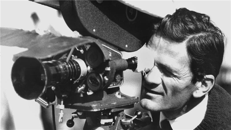 Skandalfilme, die empört haben Der italienische Filmregisseur Pier Paolo Pasolini in den 60er Jahren bei Dreharbeiten - sein Film „Die 120 Tage von Sodom“ wird 1975 zu einem der größten Skandale der Kinogeschichte.