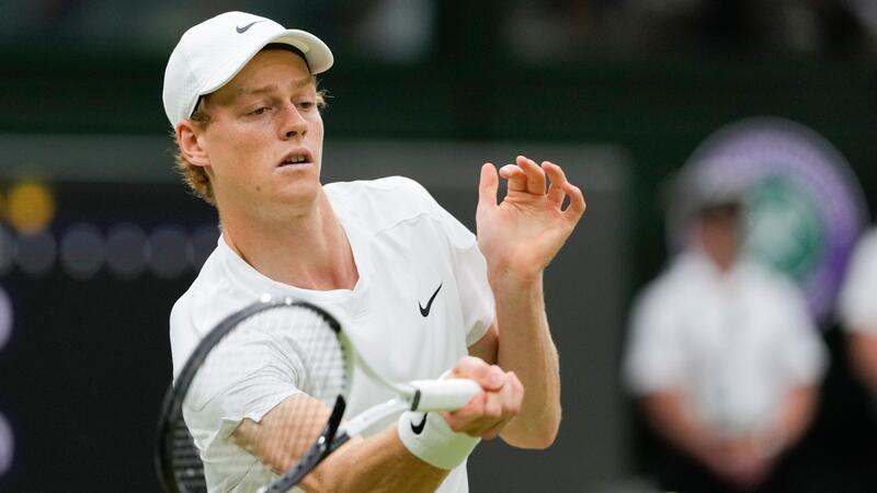 Titelkandidat Sinner scheidet im Wimbledon-Viertelfinale aus Der italienische Mitfavorit auf den Wimbledon-Titel, Jannik Sinner, verpasst das Halbfinale.