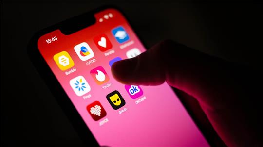 Der klassische Heirats- und Liebesschwindler war Einzeltäter. Heute arbeitet die kriminelle Branche in industriellem Maßstab. (Symbolbild)