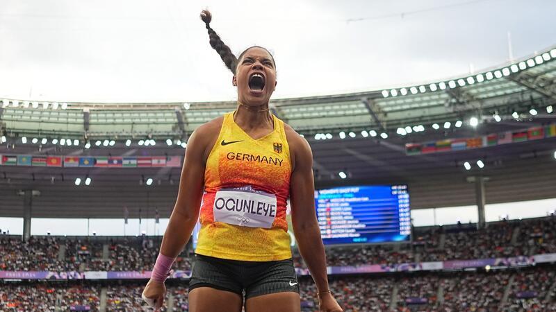Der letzte Stoß war der große Erfolg: Yemisi Ogunleye jubelt über Gold.