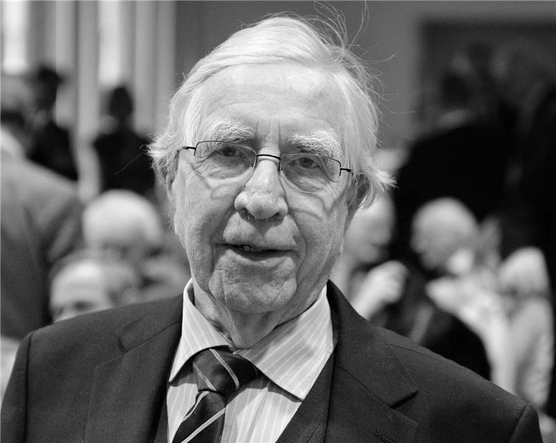 Der lutherische Theologe und Alt-Bischof Martin Kruse ist verstorben.