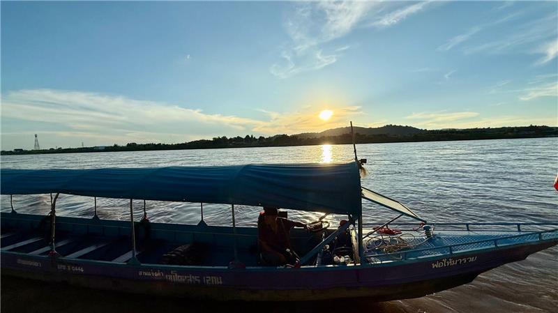 Das neue Goldene Dreieck – vom Opium zur Schatten-Enklave Der mächtige Mekong ist einer der berühmtesten Flüsse Asiens. Mit Schnellbooten können Besucher von Thailand in die Sonderwirtschaftszone übersetzen.