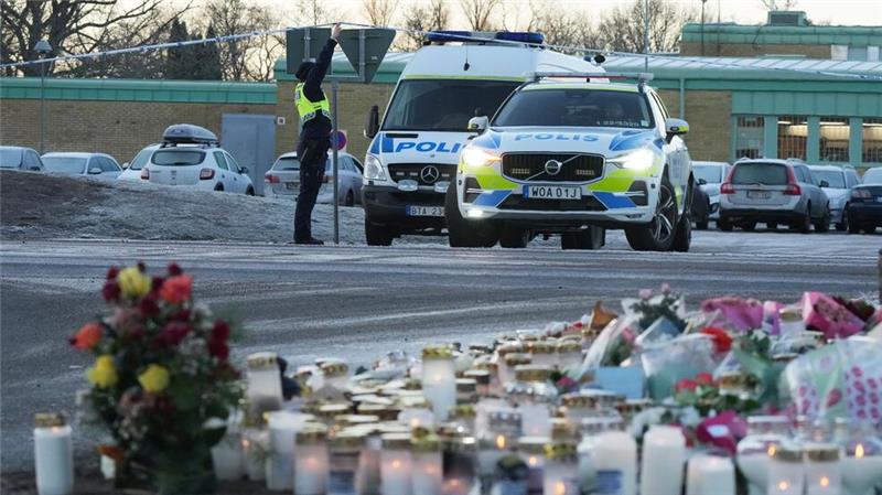 Neue Details zu Örebro: War mutmaßlicher Schütze Ex-Schüler? Der mutmaßliche Täter besaß mehrere Waffen.