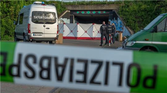 Der mutmaßliche Täter sitzt unter Mordverdacht in Untersuchungshaft. (Archivbild)