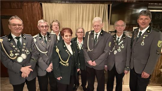 Der neu zusammengestellte Vorstand der Schützengesellschaft Harlingerode (v.l.): Gunnar Horstkotte, Peter Smail, Monika Tegtmeier, Barbara Smail, Renate Drabig, Martin Krautstrunk, Andreas Kötschau und Karsten Kappe.
