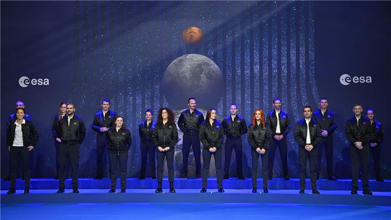 Die neuen Esa-Astronauten stehen fest Der neue Astronautenjahrgang wird auf dem Esa-Ministerratstreffen in Paris vorgestellt.