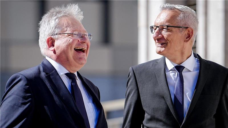 Merz: Neuer Präsident soll BND noch schlagkräftiger machen Der neue BND-Präsident Martin Jäger mit seinem Vorgänger Bruno Kahl, der nach neun Jahren im Amt auf eigenen Wunsch für Deutschland an den Heiligen Stuhl in Rom wechselt.