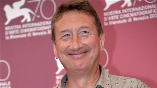 Der neue James-Bond-Drehbuchautor Steven Knight ist vor allem als Schöpfer der Hitserie „Peaky Blinders“ bekannt.