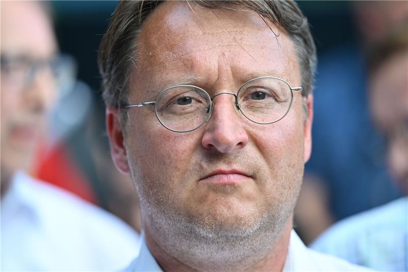 Rechtsaufsicht prüft Sesselmanns Demokratie-Tauglichkeit Der neue Landrat im Landkreis Sonneberg ist Robert Sesselmann (AfD).