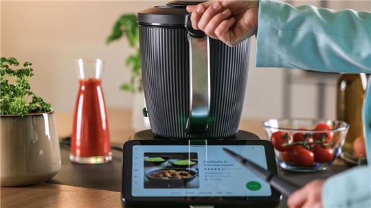Der neue Thermomix TM7 soll ab April geliefert werden.