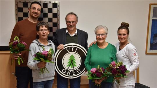 Der neue Vorsitzende des VfL Oker Jens Kloppenburg (M.) mit seinem engeren Vorstandsteam Najeeb Sayd Ahmad, Carola Bellon, Geschäftsführerin Inge Friede und Kathrin Knoke (v.l.).
