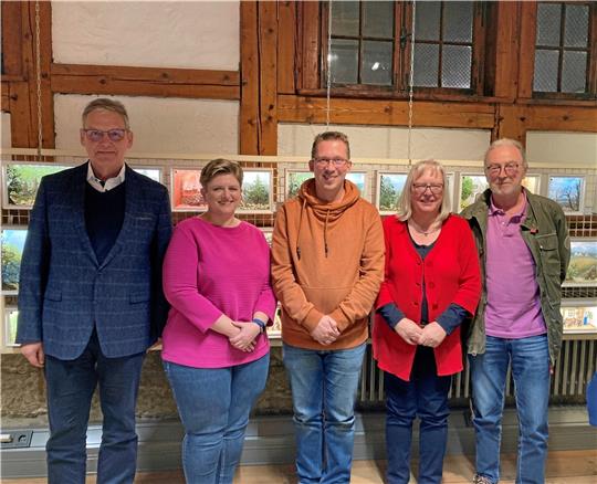 Der neue Vorstand: Holger Spinti (von links), Christina Brandes, Fabian Degen, Helga Theuerkauf und Manfred Krüger. Nicht im Bild ist die ebenfalls gewählte Heike Schneider. Foto: Privat