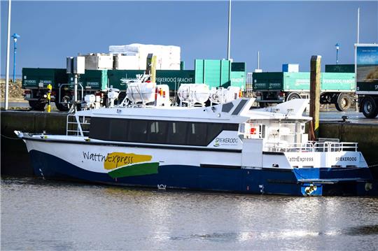 Der neue «WattnExpress» liegt im Hafen.