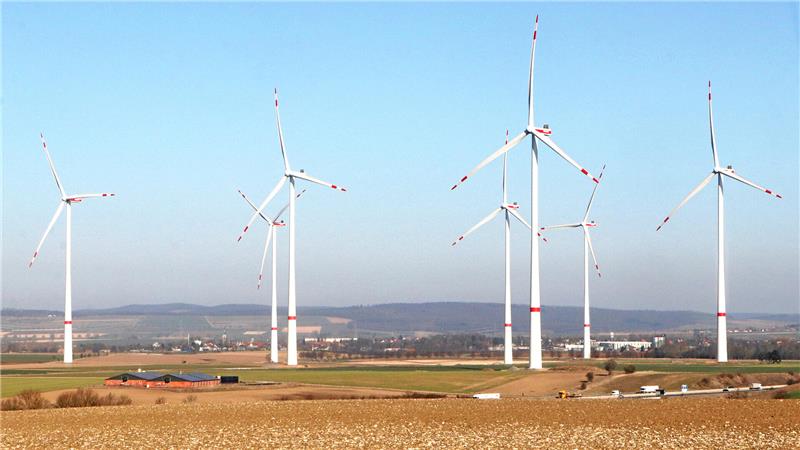 „Das ist ein No-Go“: Windparkgegner bewerten nicht objektiv Der neue Windpark im Ambergau an der Autobahn 7, der seit einigen Wochen am Netz ist. Windkraftanlagen sollen auch im Neiletal in den Himmel wachsen.