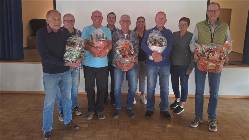 Führungswechsel bei Wasserbeschaffungsverband in Weddingen Der neue und der frühere Vorstand (v. l.): Detlef Vollheyde, Guido Gasparini, Leo Becke, André von Hof, Andreas Struzyna, Daniela Robbers, Georg David, Monika Niemeyer und Bernd Lüddecke.