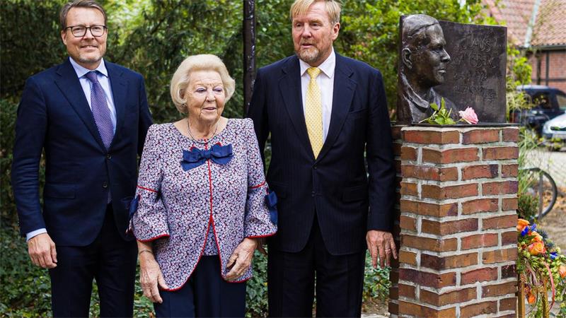 Der niederländische König Willem-Alexander, dessen Mutter Prinzessin Beatrix und Prinz Constantijn, ein Bruder des Königs, in Hitzacker.