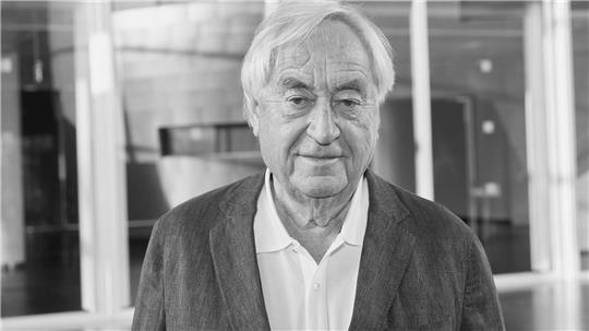 Der niederländische Schriftsteller Cees Nooteboom ist tot.