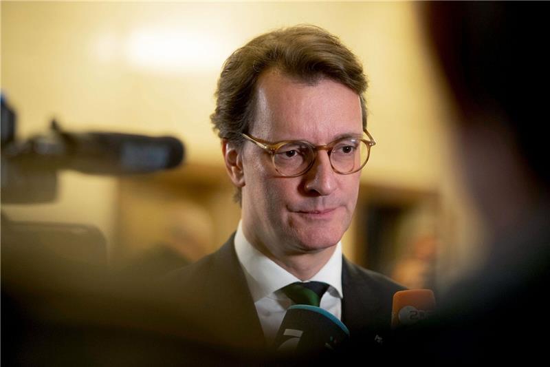 Wüst fordert „Allianz der Mitte” in der Migrationspolitik Der nordrhein-westfälische Ministerpräsident Hendrik Wüst zu einer Allianz der Mitte: «Sie muss aber jetzt auch geschmiedet werden».