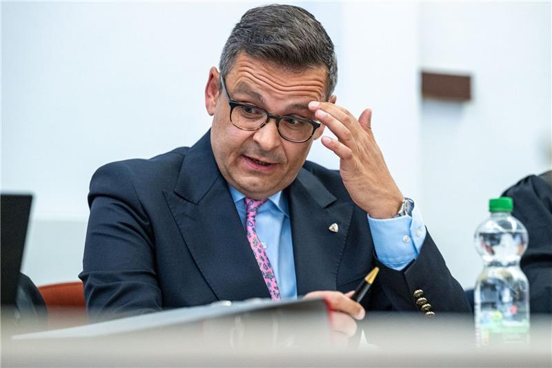 Söder-Beleidigung: Geldstrafe gegen Ex-Politiker Grosz Der österreichische Ex-Politiker Gerald Grosz will gegebenenfalls bis vor das Bundesverfassungsgericht ziehen.