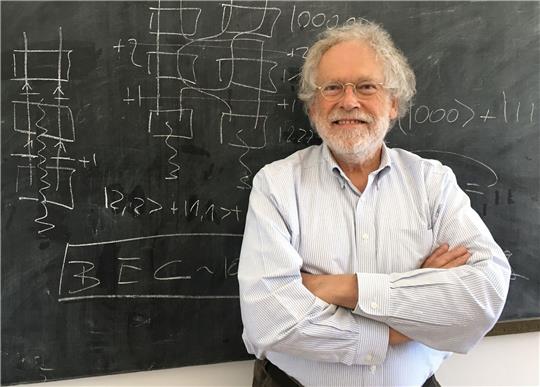 Der österreichische Quantenphysiker Anton Zeilinger wird zusammen mit zwei weiteren Forschern mit dem Nobelpreis für Physik ausgezeichnet.