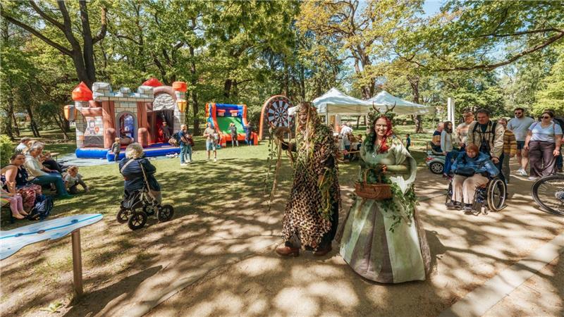 Sommerfest und Märchenstunde im Bad Harzburger Kurpark Der östliche Teil des Kurparks verwandelt sich im August wieder zum Festgelände.