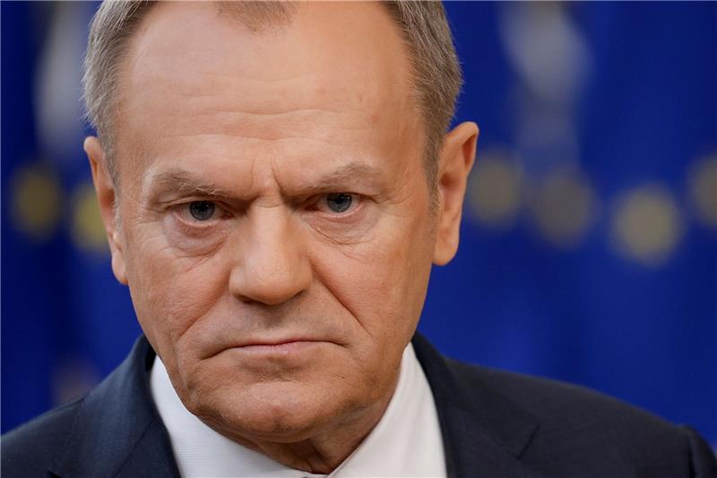 Tusk kritisiert US-Republikaner: „Schämen Sie sich” Der polnische Premierminister Donald Tusk reagiert verärgert über die gescheiterten Ukraine-Hilfen.