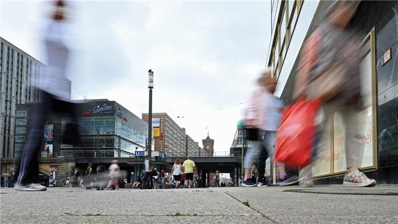 Zölle bremsen - Wirtschaft hofft auf Infrastrukturmilliarden Der private Konsum springt nicht wirklich an. (Symbolbild)