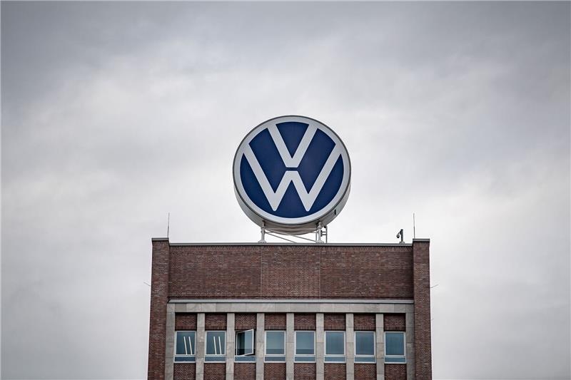 Russischer Autobauer Gaz verklagt VW auf hohe Abfindung Der russische Autobauer Gaz hat vor Gericht beantragt, VW zu einer Vertragsstrafe von 190 Millionen Euro zu verurteilen.