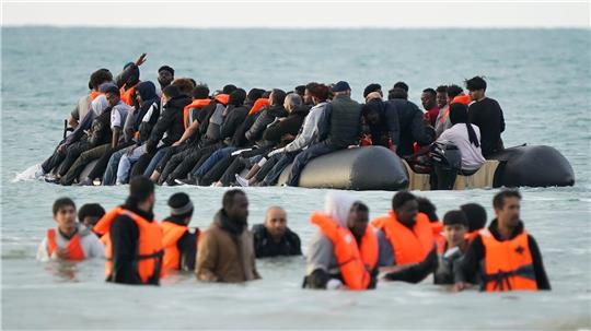 Der sogenannte Solidaritätspool soll laut EU besonders die Mitgliedstaaten entlasten, die besonders viele Asylanträge bearbeiten. (Archivbild) 