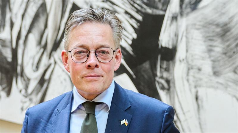 Ex-BND-Präsident Hanning wegen Spionageverdachts in U-Haft Der stellvertretende Vorsitzende des Parlamentarischen Kontrollgremiums (PKGr), Konstantin von Notz, fordert auch Innenminister Alexander Dobrindt (CSU) zum Handeln auf.