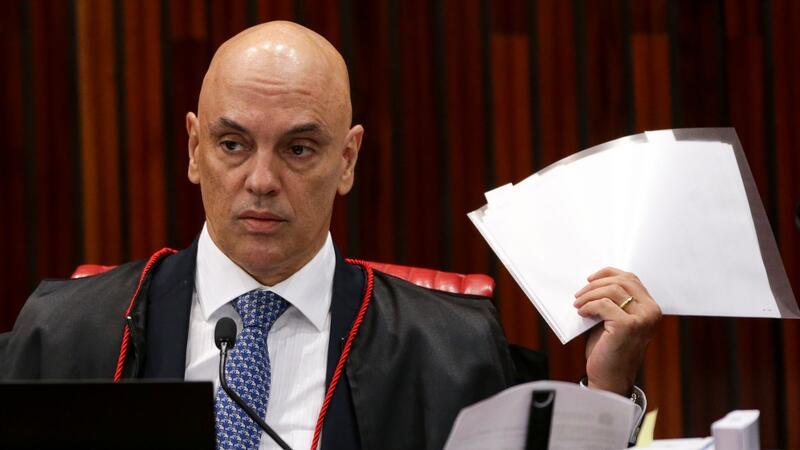 Der streitbare Bundesrichter Moraes lässt den Nachrichtendienst X sperren.