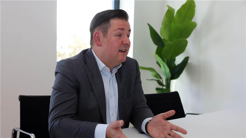 Der suspendierte Landrat Marcel Riethig (SPD) möchte nochmal gewählt werden - tritt aber im September als parteiloser Kandidat an.