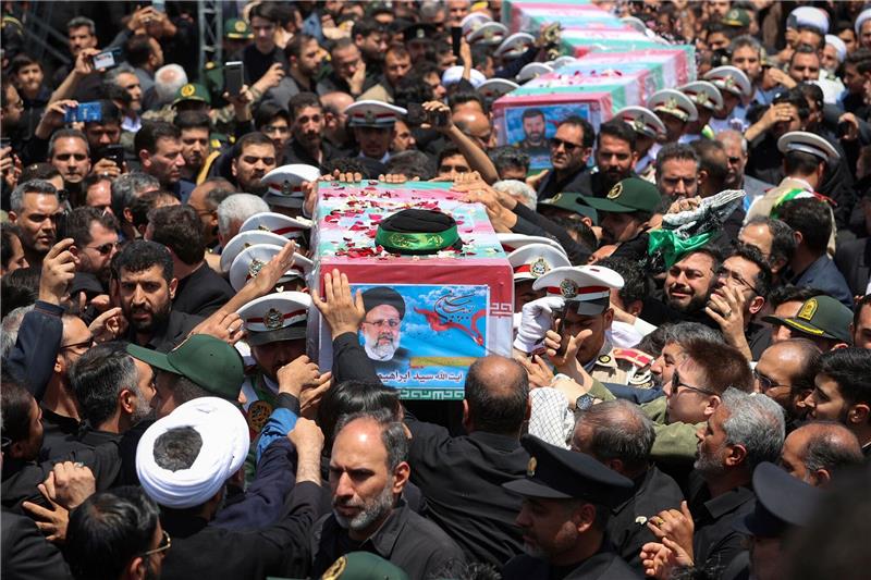 Irans verunglückter Präsident in Heimatstadt beigesetzt Der tödlich verunglückte iranische Präsident Ebrahim Raisi wurde in seiner Heimatstadt Maschhad beigesetzt.