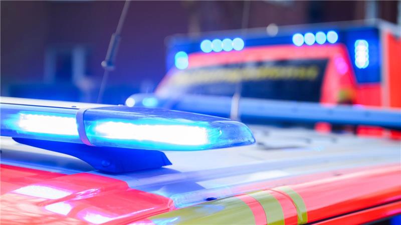 Der tödliche Unfall ereignete sich nach Angaben der Polizei auf einer Kreisstraße nahe Bodenfelde. (Symbolbild)