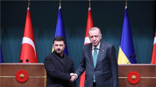 Der ukrainische Präsident Wolodymyr Selenskyj hat Gespräche mit dem türkischen Präsidenten Recep Tayyip Erdogan angekündigt. (Archivbild)