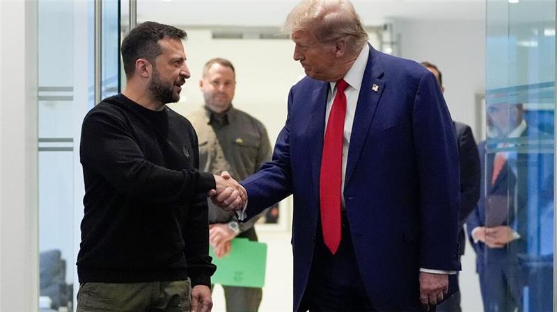 Der ukrainische Präsident Wolodymyr Selenskyj setzt Hoffnungen in die Unvorhersehbarkeit des gewählten US-Präsidenten Donald Trump. (Archivbild)