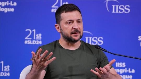 Der ukrainische Präsident Wolodymyr Selenskyj wirbt beim 21. Shangri-La-Dialog-Gipfel in Singapur um Teilnahme am Friedensgipfel in der Schweiz.