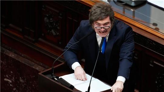 Der ultraliberale Präsident gerät heftig mit oppositionellen Abgeordneten aneinander. 