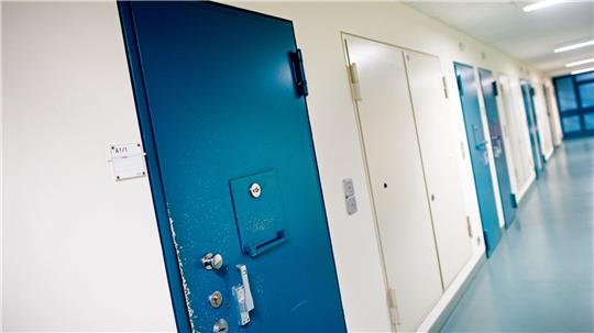 Der verurteilte Serienmörder Niels Högel sitzt seit dem Jahr 2009 im Gefängnis und wird dort viele weitere Jahre verbringen. (Symbolbild)