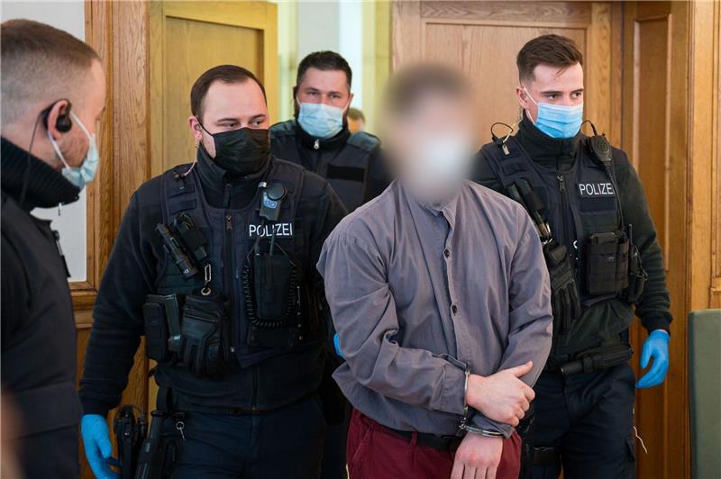 Verfahren um Jagdwilderei gegen Polizistenmörder eingestellt Der verurteilte zweifache Polizistenmörder stand erneut vor Gericht (Archivbild).