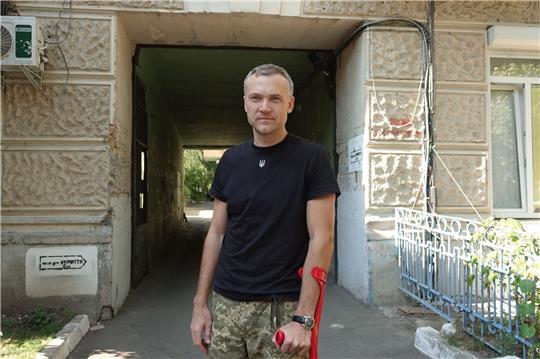 Der verwundete ukrainische Soldat Kostjantyn Tschekalkyn in Kiew. Er durchläuft hier Reha-Maßnahmen in einem chirurgischen Krankenhaus.