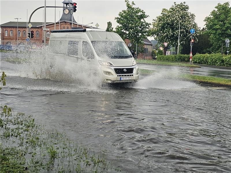 Starkregen über Goslar: Elf Einsatzstellen und Blitzeinschlag Der zeitweise starke Regen hinterlässt in Goslar seine Spuren. Foto: Sowa