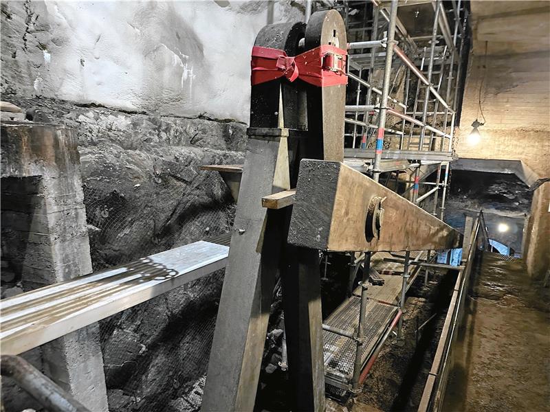 Rund 4,5 Millionen Euro für die Grube Samson Derzeit klafft eine Lücke an der Stelle im Bergwerksmuseum Grube Samson, an der sich von Mai nächsten Jahres an wieder das Kunstrad drehen soll. Foto: Eggers