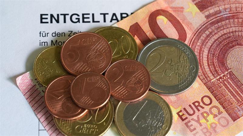 Mindestlohn-Betrug: DGB berechnet 64 Milliarden Euro Schaden Derzeit liegt der gesetzliche Mindestlohn bei 13,90 Euro. (Symbolbild)