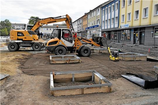 Derzeit sind noch Erdarbeiten auf dem Marktplatz Jürgenohl angesagt. Foto: Roß