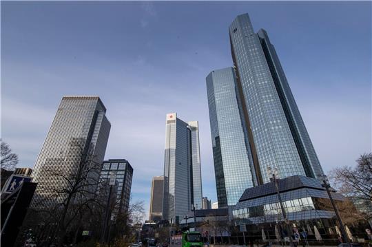 «Derzeit werden händeringend Milliarden für Einsparungen gesucht, aber unberechtigte Gewinne der Banken werden nicht konsequent zurückgeholt», sagt Gerhard Schick, Vorstand der Bürgerbewegung Finanzwende.